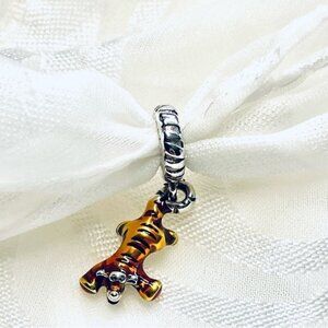 🐯 NWOT Tigger Charm – Winnie the Pooh 🍯